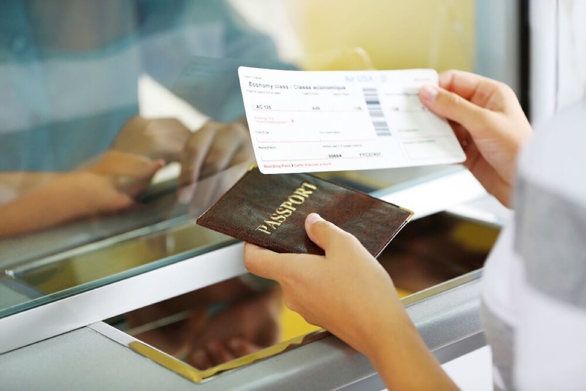 the essential don ts of airport check in tips from wolters world