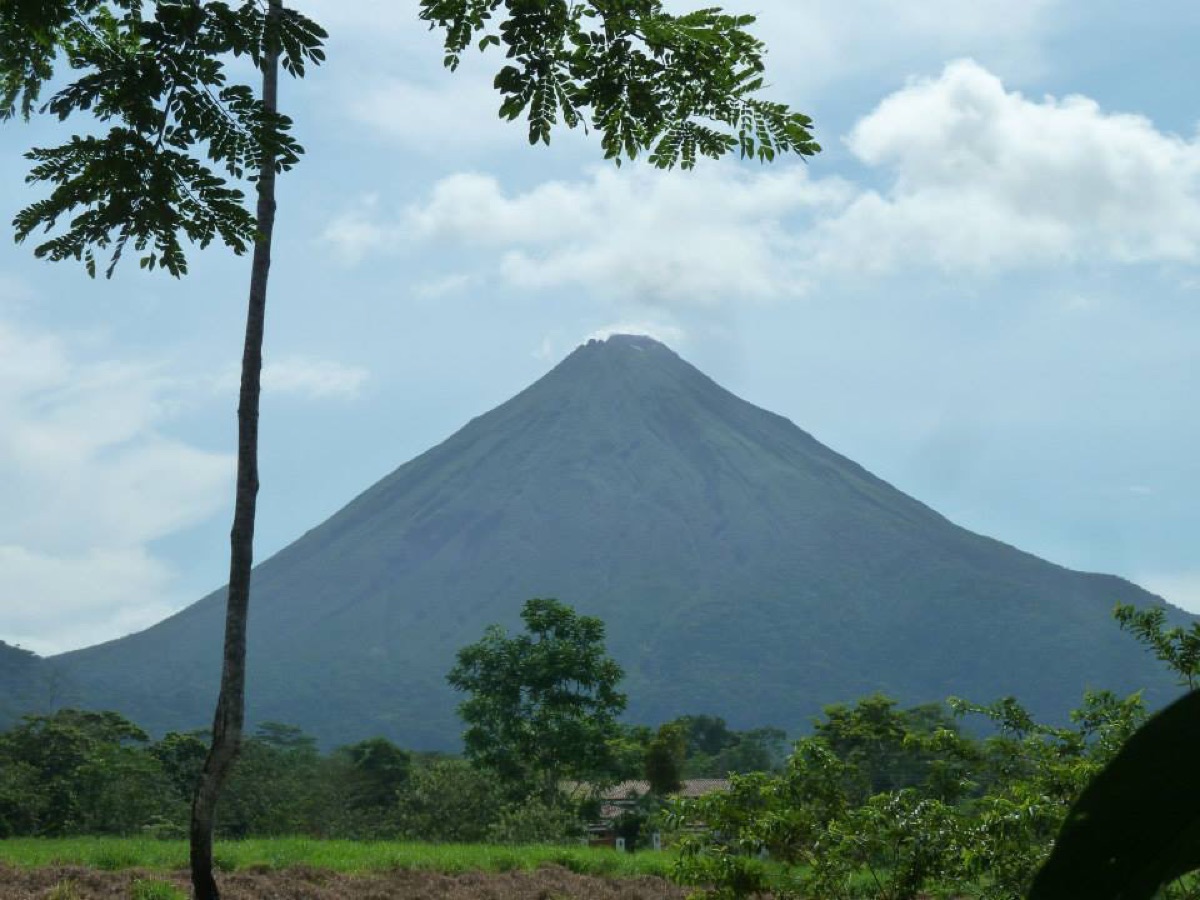 discover the beauty of costa rica a tropical paradise